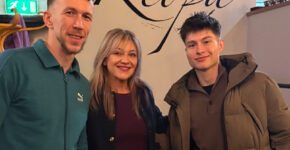 Ivan Perišić i Esmir Bajraktarević u restoranu bosanske hrane u gradu Tilburgu